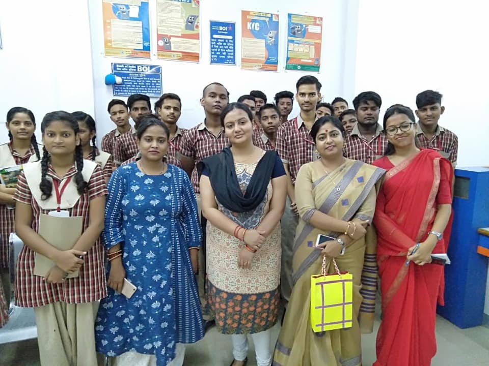  Commerce students visited the Bank of India