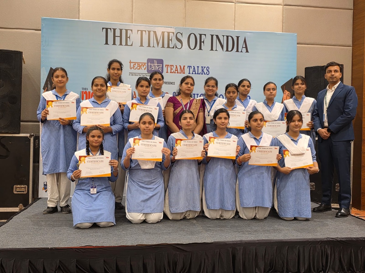 VARDAAN INTERNATIONAL ACADEMY CLASS X & XII STUDENTS WERE FELICITATED AT THE TIMES NIE MERIT AWARDS 2025 FOR THEIR EXCEPTIONAL BOARD RESULTS.
